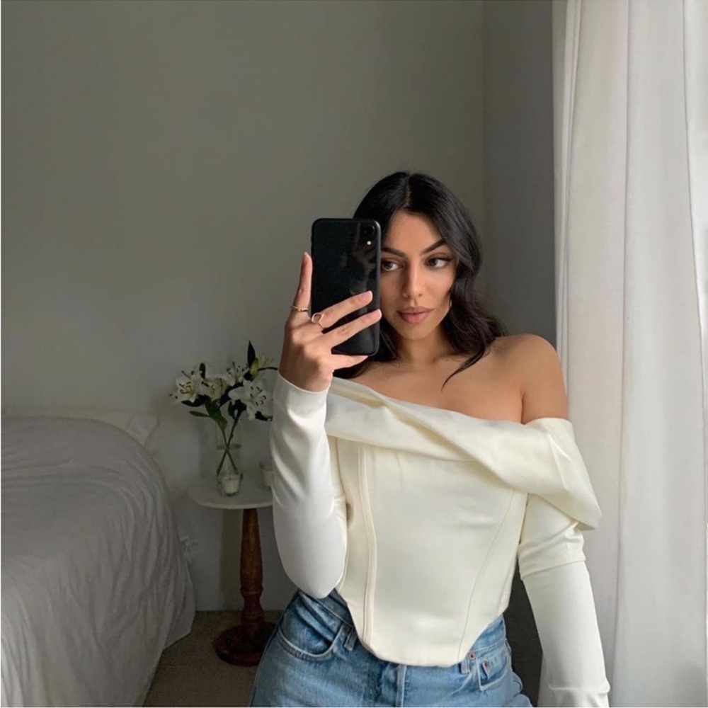 NWOT House of CB Evita Ivory Satin Off Shoulder Draped Corset Top Sz S - Picture 4 of 8